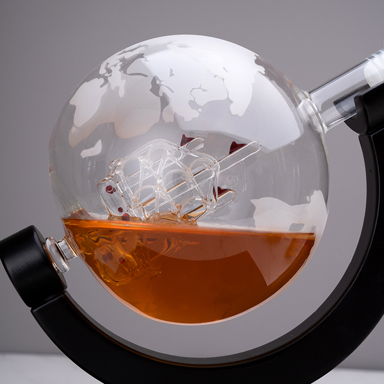 مصنع بيع مخصص 850ML جودة عالية - مراجعة Decanter Globe Set وسعره